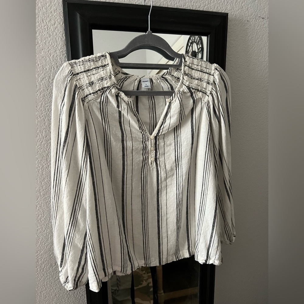Old Navy top